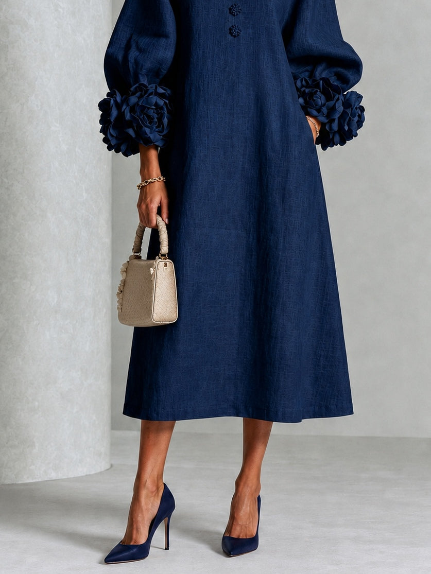 Abito midi blu navy con bottoni e maniche con stampa floreale stravagante