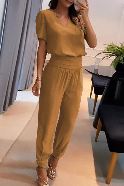 Completo casual con scollo a V
