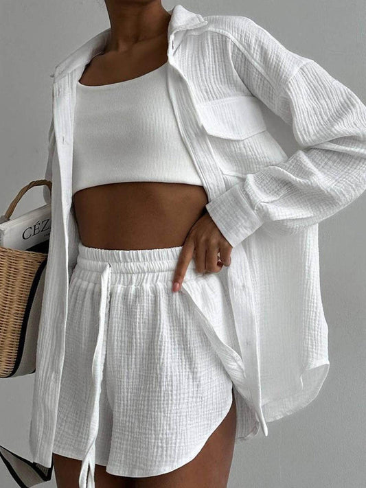 Completo minimalista due pezzi con collo e pantaloncini