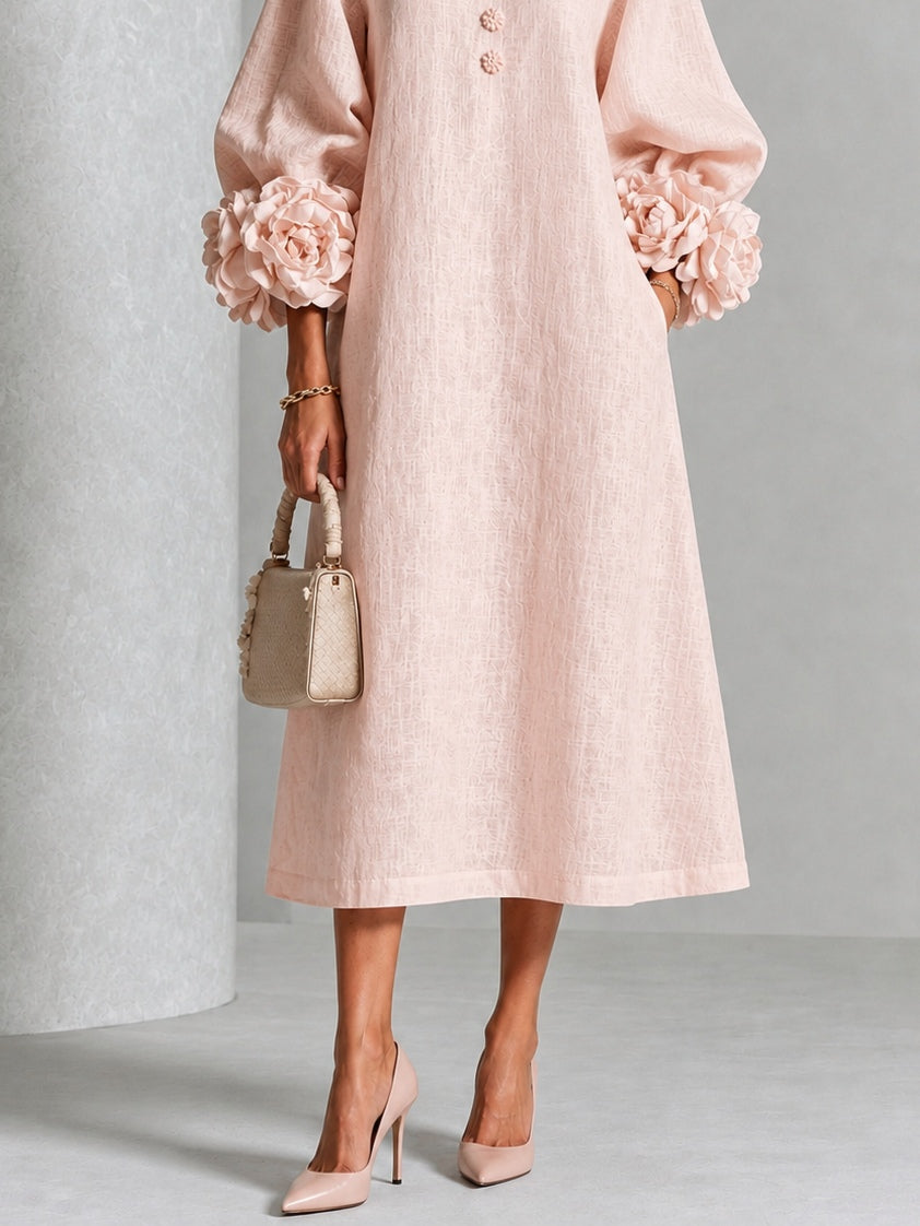 Abito midi rosa con bottoni a motivi floreali e maniche con motivi floreali stravaganti